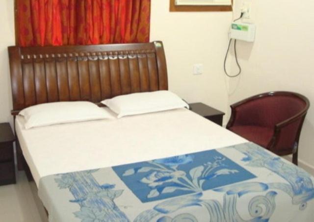 Lloyds Guest House, North Boag Road, T. Nagar Chennai Exterior foto