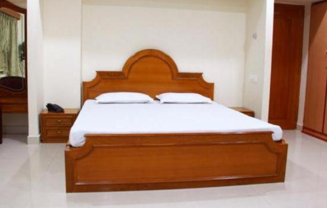 Lloyds Guest House, North Boag Road, T. Nagar Chennai Exterior foto