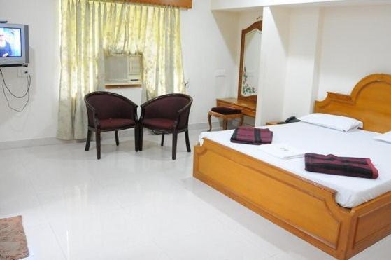 Lloyds Guest House, North Boag Road, T. Nagar Chennai Exterior foto